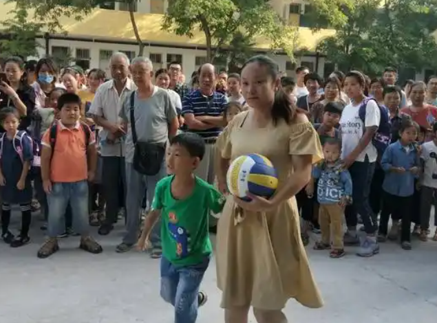 个性化教育最大的区别每一位学生的不同用心呵护一切学生的生长 个性化教育最大的区别每一位学生的不同用心呵护一切学生的生长